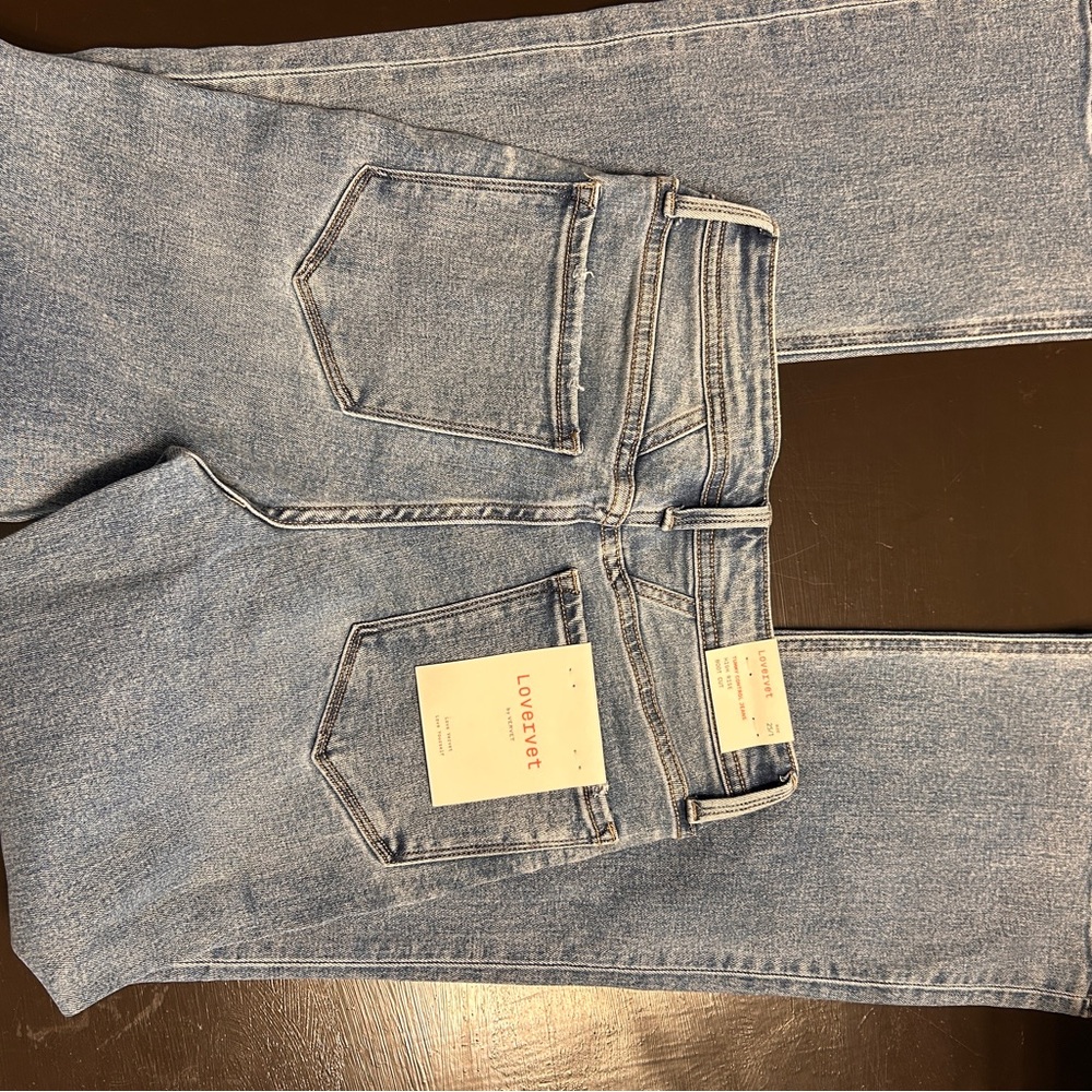 Ladies Jeans Light Wash High-Rise Jeans Brand new Size 25/1